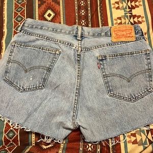 Distressed cut off vintage Levi’s 505s size 33. No stretch